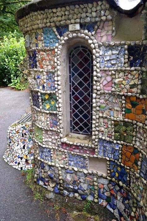 Mosaic Garden Art, Have Inspiration, Samos, Earthship, Mosaic Garden, Mosaic Diy, Garden Art Sculptures, Summer Decorating, Garden Art Diy