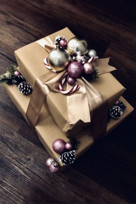 Rose Gold Gift Wrapping Ideas, Elegant Christmas Gift Wrapping, Gold Gift Wrapping Ideas, Christmas Gift Wrapping Ideas Elegant, Elegant Gift Wrapping Ideas, Gold Christmas Wrapping, Cute Gift Wrapping Ideas, Christmas Gift Wrapping Diy, Xmas Gift Wrap