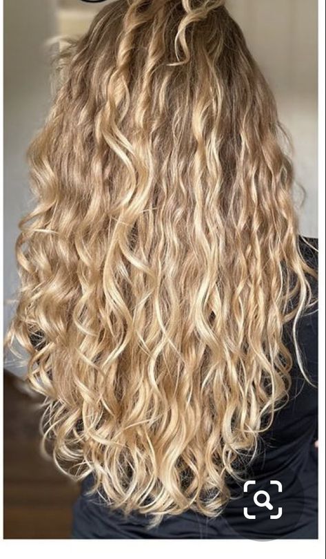 Pelo Ondulado Natural, Blonde Curly Hair Natural, Highlight Hair Dye, Beachy Blonde Hair, Long Blonde Curly Hair, Curly Blonde Hair, Summer Blonde Hair, Highlights Curly Hair, Blonde Wavy Hair