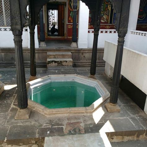 Maratha Architecture, Maratha, Architecture, Pond, home pond, home pool, indian architecture, maratha empire architecture. Thoti Mane, Wada Architecture Maharashtrian, Maharashtra Architecture, Temple Bedroom, Maratha Architecture, Hindu Architecture, India Palace, Indian Houses, Temple House