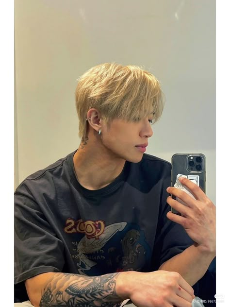 Men Blonde Hair, Blonde Asian, Men Hair Color, Handsome Asian Men, Blonde Boys, Blonde Guys, Dirty Blonde, Hair Reference, Asian Hair