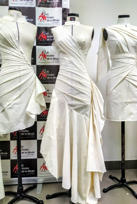 Line And Direction Fashion, Draping Dress Ideas, Draping Fashion Illustration, Fashion Drapes, Creative Draping Fashion, Drape Clothing, Draping Idea, Cloth Draping, Draping Fashion Design