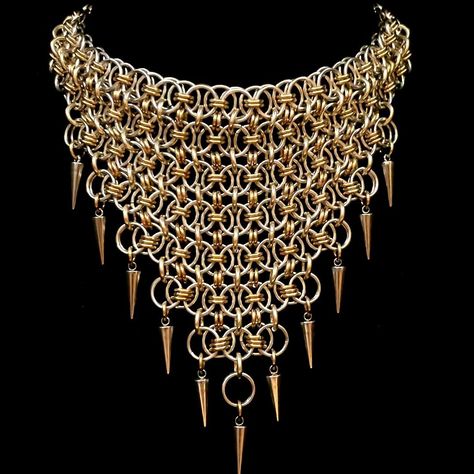 MetalheadTreasures on Instagram: “Check out this new Helm weave chainmail choker/bib necklace with stainless steel mini spikes. I love this mixed metal beauty! It is…” Chainmail Choker, Chainmaille Jewelry Patterns, Chainmail Shirt, Chainmail Patterns, Chainmail Necklace, Chainmail Jewelry, Wire Wrapped Jewelry Tutorials, Chain Maille Jewelry, Chain Maille