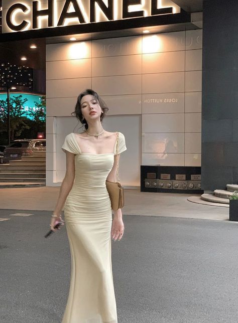 Elegant Bodycon Dress Long, Aesthetic Korean Outfits Dress, Bridgerton Modern Outfits, Elegant Bodycon Dress Classy, Korean Cute Dress Outfit, Full Sleeve Dresses, Classy Elegant Outfits, Elegant Bodycon Dress, Bride Dress Simple