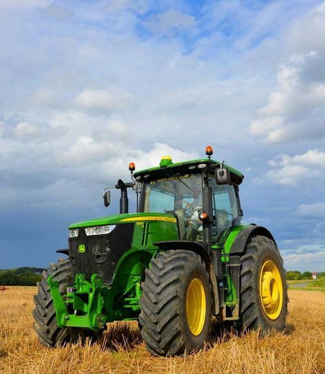 John Deere Wallpaper, Race Car Quotes, Tractor Photography, Tractors Pictures, John Deere Tractors Pictures, Farm Jokes, John Deere Tractors Farms, Tractor Photos, Tractor Pictures