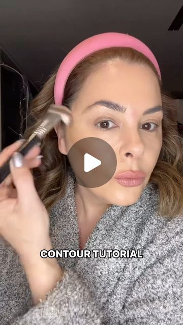 Erica Taylor on Instagram: "CONTOUR TUTORIAL FOR A ROUND FACE #mua #dosanddonts #contour #contouring #makeuptutorials #cheeklift #contourlift" Cheek Lift, Contour Tutorial, Makeup Mistakes, Round Face, Makeup Tutorial, Beauty Hacks, Hair Makeup, Makeup, Hair Styles