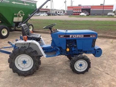 Small Tractors For Sale, Tractors For Sale, Small Tractors, Tractor Idea, Tractor Attachments, Compact Tractors, Ford Tractors, Outdoor Tools, Garden Tractor