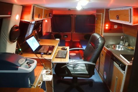 Man's DIY Stealth Camper Van with a Mobile Office Inside Travel Van Interior, Van Conversion Office, Micro Office, Van Interior Design, Stealth Van, Stealth Camper Van, Alternative Housing, Transit Van, Kombi Home