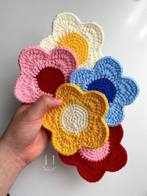 Flower Crochet Coaster, Easy Crochet Tutorials, Y2k Home Decor, Granny Square Top, Vintage Granny Square, Cozy Ideas, Square Crochet Pattern, Book Business, How To Make Rose