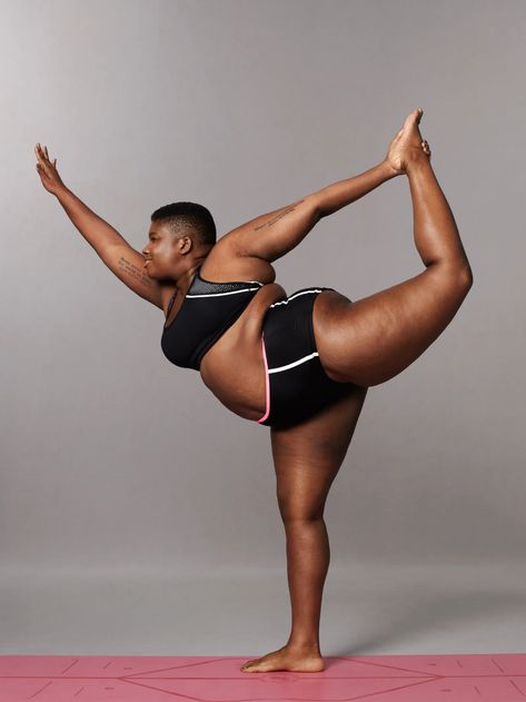 Jessamyn Stanley Is Changing The Yoga World, One Pose At A Time | SELF Jessamyn Stanley, 100 Poses, Gesture Drawing Poses, Gesture Poses, Plus Size Posing, Anatomy Pose, Figure Drawing References, Anatomy Practice, Life Drawing Reference