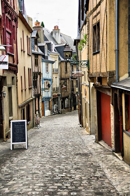 Just to prove that there is more to Le Mans than le circuit de la Sarthe. This is in the old part of the town. Town Scape, Old France, Le Mans France, France Trip, Drop Box, Loire Valley, World Cities, Aquitaine, Travel Goals