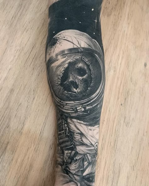 Cool Space Tattoos, Space Tattoo Ideas, Astronaut Skull, Space Tattoo Sleeve, Hades Tattoo, Space Tattoos, Astronaut Tattoo, Forearm Band Tattoos, Upper Arm Tattoos