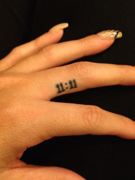 Tattoos. 11:11. Finger tattoos. Small simple tattoos 11 11 Tattoo Finger, 11 11 Finger Tattoo, 11 11 Tattoo Ideas Design, Finger Tattoo For Women, Cute Hand Tattoos, Hand Tats, Small Tattoos Simple, Small Girl Tattoos, Hand Tattoos For Women