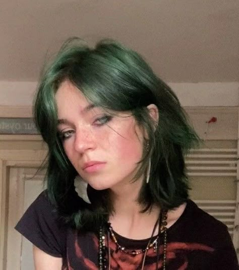 Green Tinted Hair, Green Dyed Hair Short, Dark Green Dyed Hair, Green Hair Girl Aesthetic, Aesthetic Hair Colour, Soft Green Hair, Green And Blonde Hair, Green Hair Short, Dyed Hair Green