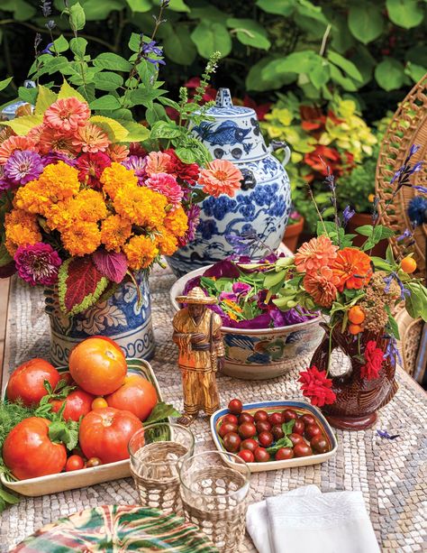 Michelle Nussbaumer_SenecaDrive.0170 Zinnia Flower Arrangements, Zinnia Arrangements, Green Still Life, Flower Magazine, Zinnia Flower, Limelight Hydrangea, Hydrangea Bush, Luxe Decor, Zinnia Flowers