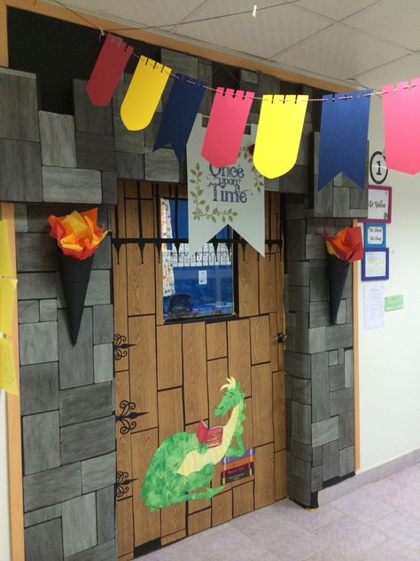 Castle theme classroom door. Medieval Bunting, Castle Theme Classroom, Castle Classroom, Castles Topic, Camping Decorations, Fairy Tales Unit, Castle Doors, Disney Classroom, Castle Decor