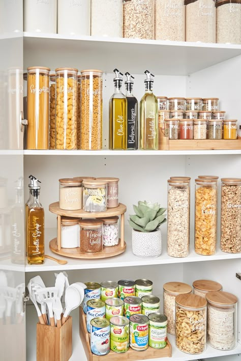 Pantry Space, Kitchen Arrangement, Kitchen Decor Collections, Pantry Organization Ideas, Kitchen Countertop Decor, Pantry Organisation, Organized Pantry, Desain Pantry, Pantry Organizers