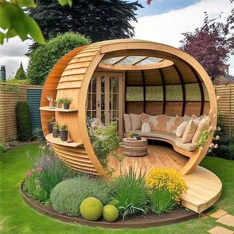 Sitting Areas Outside, Secluded Garden Seating, Outside Reading Area, Garden Sitting Area Ideas, Meditation Hut, How To Carve Wood, Wood Project Plans, Circle Garden, Garden Sitting Areas