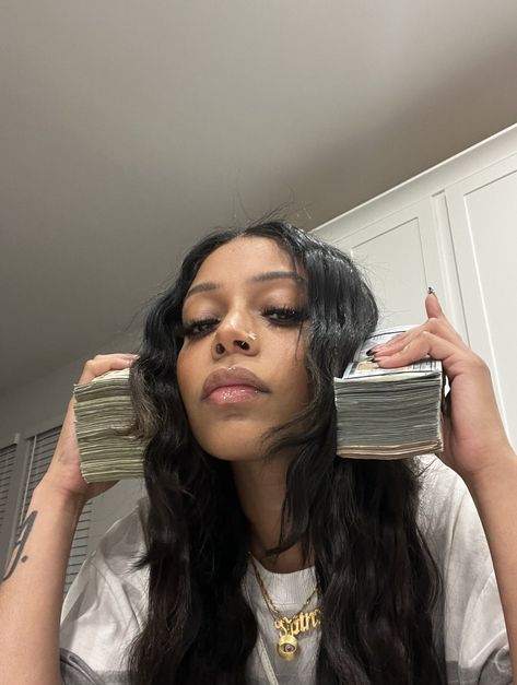 Money Aesthetic Pictures, Future Rapper, Hood Girls, Girl Gang Aesthetic, Money Girl, Pretty Tattoos For Women, Lifestyle Illustration, Money On My Mind, Money Aesthetic