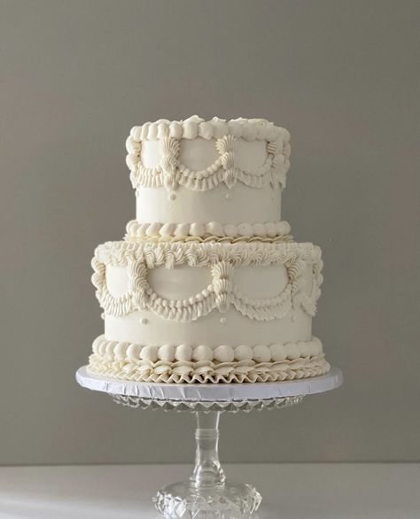 Old School Piping Wedding Cake, Two Tiered Vintage Cake, 2 Tier Vintage Wedding Cake, Tiered Cookie Cake, Two Tier Vintage Cake, Vintage Inspired Wedding Cake, Vintage Style Wedding Cake, Baroque Wedding Cake, Vintage Wedding Cakes