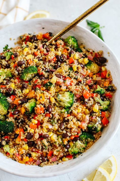 Summer Quinoa Salad - Eat Yourself Skinny Grain Salads, Lemon Quinoa, Salad Quinoa, Vegan Quinoa Salad, Grain Recipes, Resep Salad, Quinoa Salad Recipes, Sauteed Veggies, Summer Salad Recipes