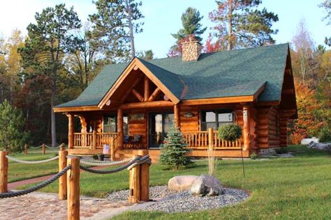 Lincoln Log House, One Story Log Homes, Lincoln Logs, Cedar Homes, Log House, Golden Eagle, Rustic Living, Mountain Cabin, Cabin Homes