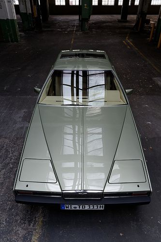 Armadura Ninja, Classic Aston Martin, Aston Martin Cars, Aston Martin Lagonda, Old Car, Futuristic Cars, Classic Cars Vintage, British Cars, Vehicle Design