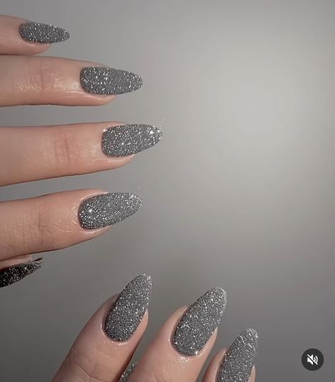 Gray Sparkly Nails, Grey Sparkle Nail Designs, Grey Sparkly Nails, Ice Gel Nails, Grey Sparkle Nails, Gray Glitter Nails, Silver Metallic Nails, Silver Sparkle Nails, Nails June