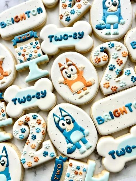 Bluey Themed Cookies, Bluey Biscuits, Bluey Cookies Decorated, Bluey Cookies, Bluey Party, Happy Birthday Boy, Bluey Birthday, 2nd Birthday Party Themes, Sugar Cookie Designs