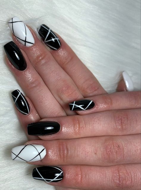 Easy nail art Black And White Nail, Black And White Nail Designs, Black White Nails, White Nail Designs, White Nail, Simple Nail Designs, Easy Nail Art, White Nails, Diy Nails