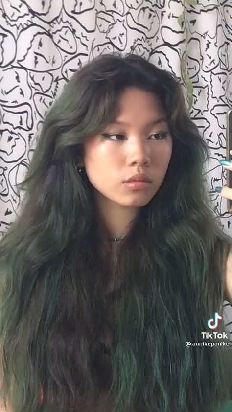 Forest Hair Color, Green Money Piece, Brown And Green Hair, Green Brown Hair, Sage Green Hair, Forest Green Hair, Green Hair Girl, Shark Hair, Dark Green Hair