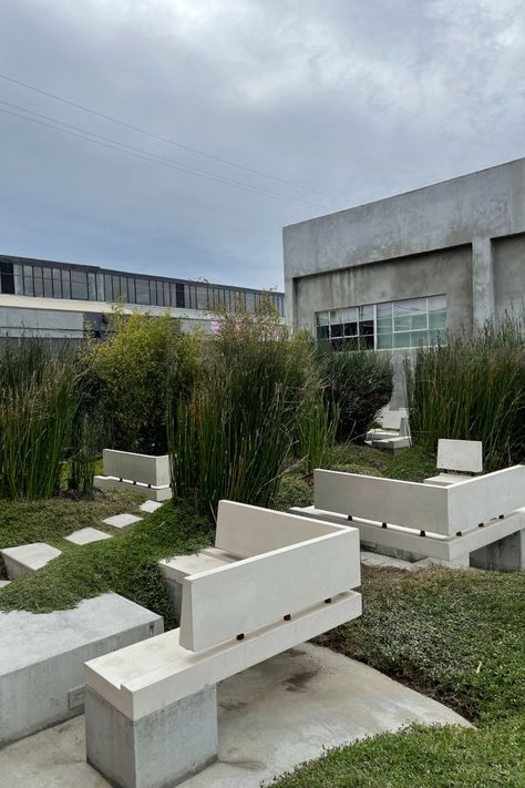 Brutalist Garden Design, Brutalist Outdoor Space, Brutalist Garden, Concrete City, Urban Landscape Design, Concrete Architecture, Garden Floor, Precast Concrete, Concrete Garden