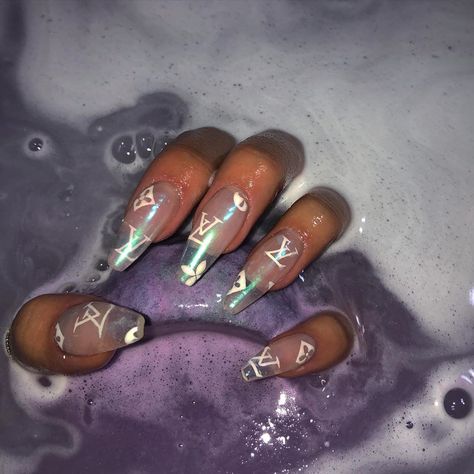 Nails Brown And Gold, Supreme Nails, Louis Vuitton Nails, Hot Nail Designs, Nails Brown, Louis Vuitton Supreme, White Louis Vuitton, Louis Vuitton Pink, Designer Label