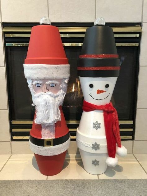 I'm at it again making more holiday decor with terra cotta flower pots! This time... Santa and a Snowman. Diy Schneemann, Toddler Ideas, Christmas Crafty, Terracotta Flower Pots, Large Flower Pots, Pot Crafts, Diy Snowman, Cheap Christmas, Crafts Gifts