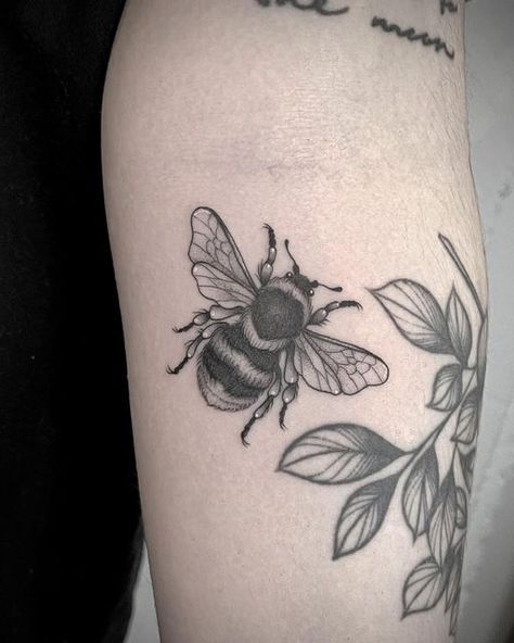 Bee And Flower Tattoo, Wasp Tattoo, Cat Tats, Small Bee Tattoo, Honey Bee Tattoo, Bumble Bee Tattoo, Mark Tattoo, Bug Tattoo, Insect Tattoo