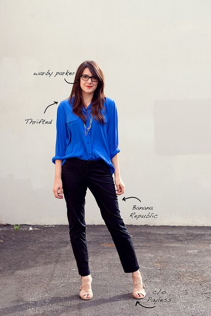 loose silky button up, half tucked into black skinnies, glasses, heels-- gorgeous! Royal Blue Oversized Shirt Outfit, Bright Blue Top Outfit Ideas, Cobalt Blue Blouse Outfit, Black Pants Blue Shirt Outfit, Cobalt Blue Top Outfit, Royal Blue And Black Outfit, Royal Blue Shirt Outfit, Blue Shirt Black Pants, Blue Top Outfit