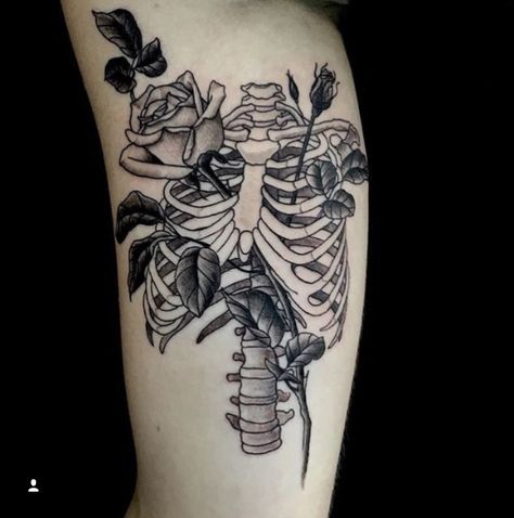 skeleton and roses Ribcage Tattoo, Skeleton Tattoos, Spooky Tattoos, Gothic Tattoo, Tattoo Portfolio, Thigh Tattoos Women, Nature Tattoos, Skull Tattoos, Piercing Tattoo