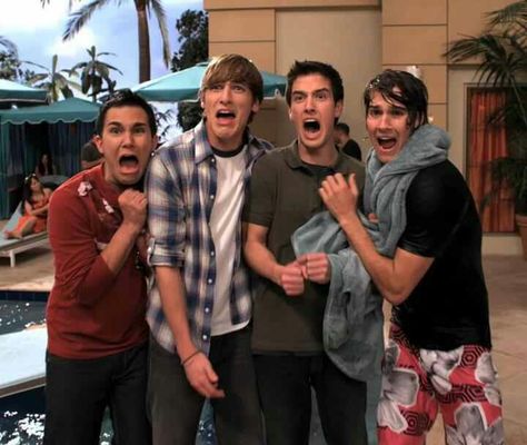 Big Time Rush... One of the best eppies! Big time school of roque Rush Concert, Famous Duos, Rush Band, Logan Henderson, College Boys, Old Shows, Big Time Rush, Big Time, Nickelodeon