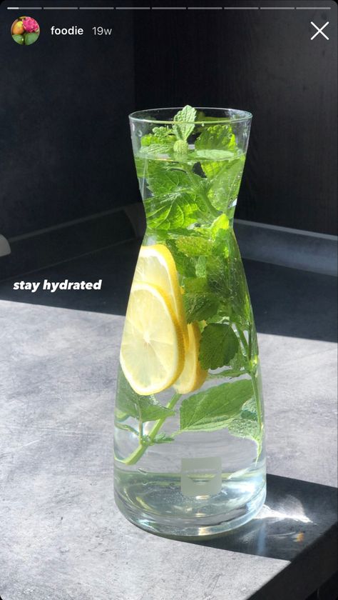 Moringa Latte, Infus Water, Healthy Food Inspiration, Healthy Food Motivation, Healthy Lifestyle Food, Healthy Routine, Food Drinks Dessert, Fruit Infused, Christmas Cooking