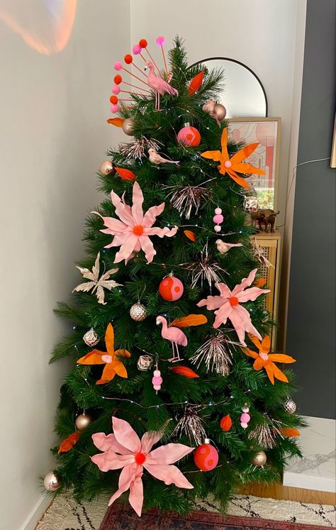 Hibiscus Christmas Tree, Pink Orange Christmas Tree, Pink And Orange Christmas Tree, Orange And Pink Christmas, Pink And Orange Christmas, Hawaiian Christmas Tree, Tropical Christmas Trees, Palm Tree Christmas, Flower Christmas Tree