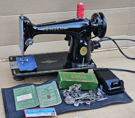 Singer 201K electric sewing machine with accessories and instruction manuals, Old singer sewing machine. Sewing Canvas, Electric Sewing Machine, Old Sewing Machine, Office Display, Office Ornaments, Gallery Museum, Vintage Singer, Old Sewing Machines, Blouse Design Images