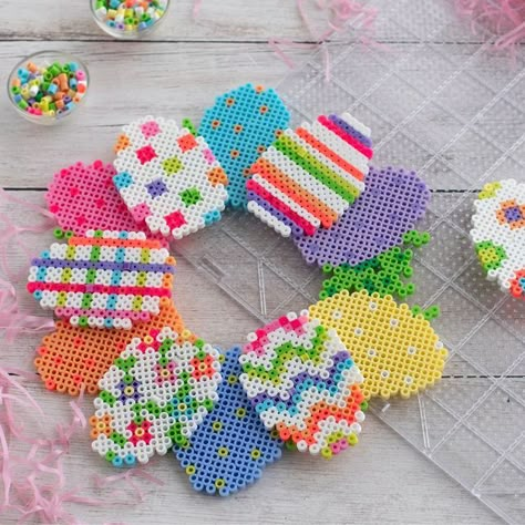 Easter Hama Beads, Hama Beads Design, Perler Crafts, Diy Perler Bead Crafts, Hama Beads Patterns, Diy Perler Beads, Hama Bead, Perler Bead Ideas, Melting Beads