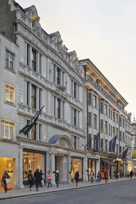 Shopping London Aesthetic, Shopping Street Design, Bond Street London Aesthetic, New Bond Street London, London Buildings Aesthetic, Bond Street Aesthetic, London Shopping Aesthetic, London Street Aesthetic, Paris Shopping Street