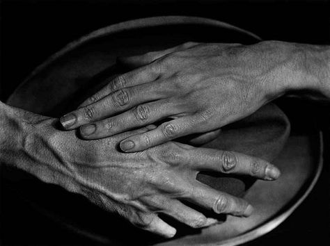 Abbott, Berenice (1898-1991) - 1926 Cocteau's Hands by RasMarley, via Flickr Berenice Abbott, Jean Cocteau, Louise Bourgeois, Black And White Photograph, Gelatin Silver Print, Man Ray, Foto Art, White Photography, Black And White Photography