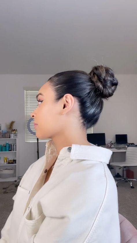 Long Hair Bun Hairstyles, Hair Bun Hairstyles, Slick Bun, Sleek Bun, Hair Upstyles, Hair Tips Video, Hair Stylies, Curly Hair Inspiration, Bun Hairstyles For Long Hair