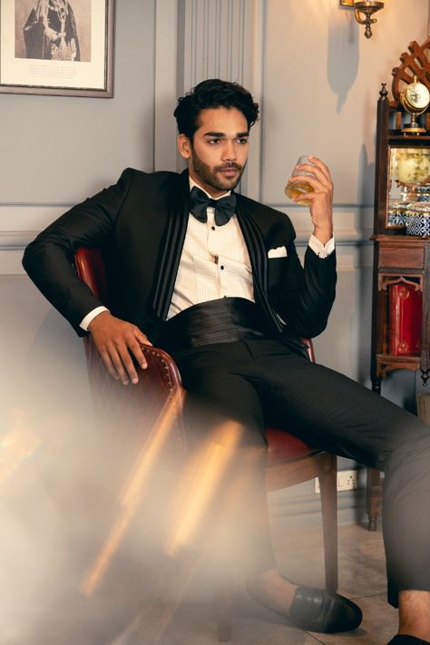 Black Tuxedo Suit with black satin & velvet panelling on the lapel. Tuxedo Photoshoot Men, Black Groomsmen Suits, Black Prom Suits, Tux Prom, Indian Wedding Suits Men, Black Tuxedo Suit, Party Outfit Men, Groom Dress Men, Bride Photos Poses