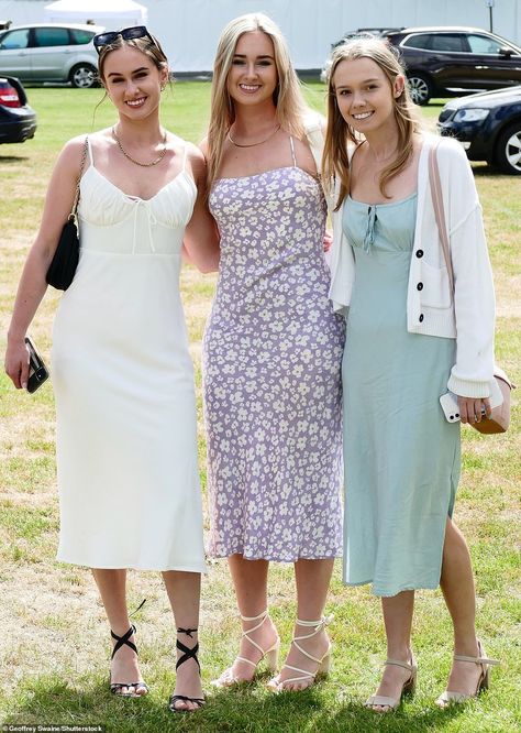 Merrily, merrily! Rowing fans don elegant dresses for second day of posh Henley Royal Regatta | Daily Mail Online Henley Regatta, Henley Royal Regatta, Royal Ascot Races, Ascot Races, Vibrant Dress, Trendy Jumpsuit, Pastel Dress, Royal Ascot, Floor Length Gown