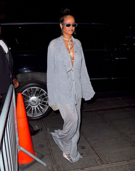 Silver Mules, Met Gala After Party, Silver Suit, Silver Outfit, Mules Outfit, Party Dress Codes, Rihanna Photos, Rihanna Style, The Met Gala