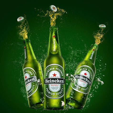 Pro Club Assignment #49: Dynamic Glass Shot with Splashes, image by Ivo de Kok Beer Logo Design, Heineken Beer, Beer Photography, Dark Purple Wallpaper, Beer Advertising, Pro Club, Beer Time, 광고 디자인, Beer Poster