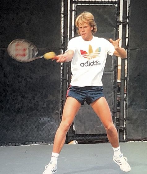 Vintage Tennis 2000 on Instagram: “Stefan Edberg, king of the serve and volley. Smash that follow button 💥🎾 @vintagetennis2000 �• • • • #vintagetennis2000 #vintagetennis…” Stefan Edberg, Tennis Men, Vintage Tennis, Follow Button, Rock'n Roll, Best Player, Tennis Players, Rock N, Rock N Roll